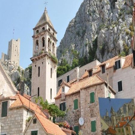 Sandy Beach Apartment Omiš Dış mekan fotoğraf