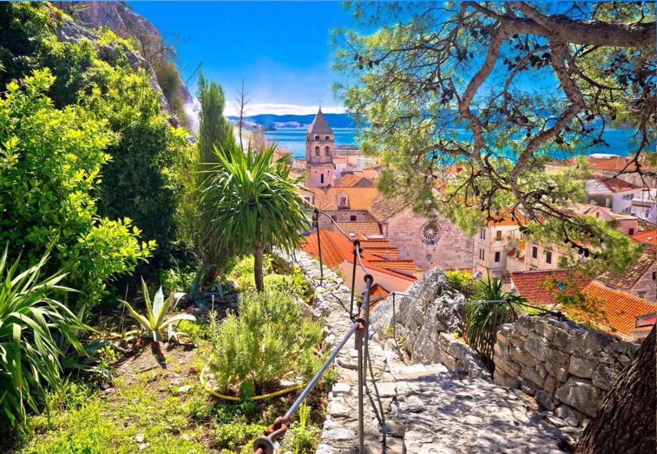 Sandy Beach Apartment Omiš Dış mekan fotoğraf