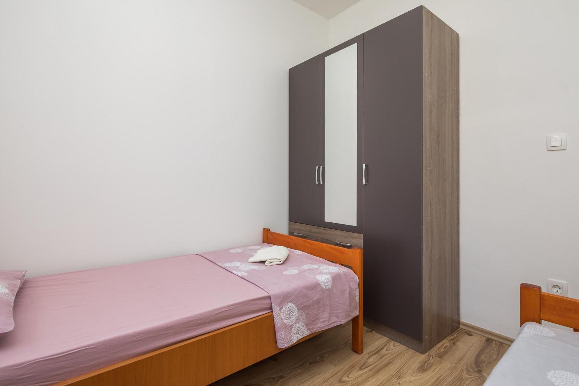 Sandy Beach Apartment Omiš Dış mekan fotoğraf