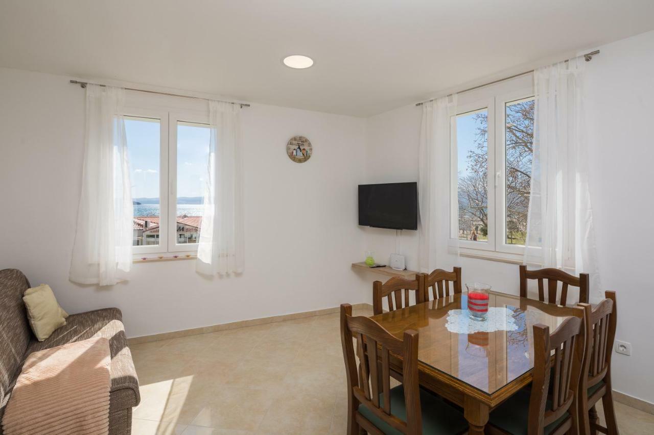 Sandy Beach Apartment Omiš Dış mekan fotoğraf