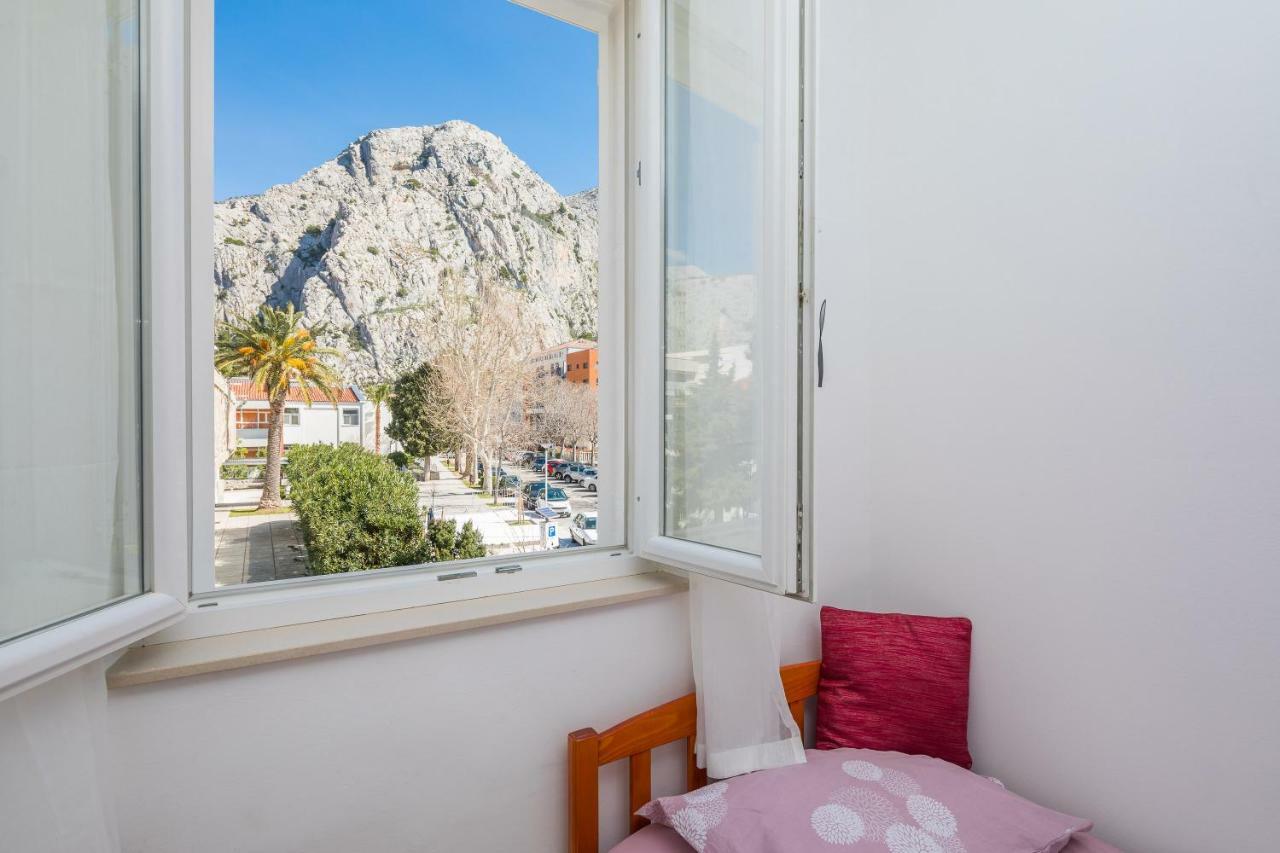 Sandy Beach Apartment Omiš Dış mekan fotoğraf