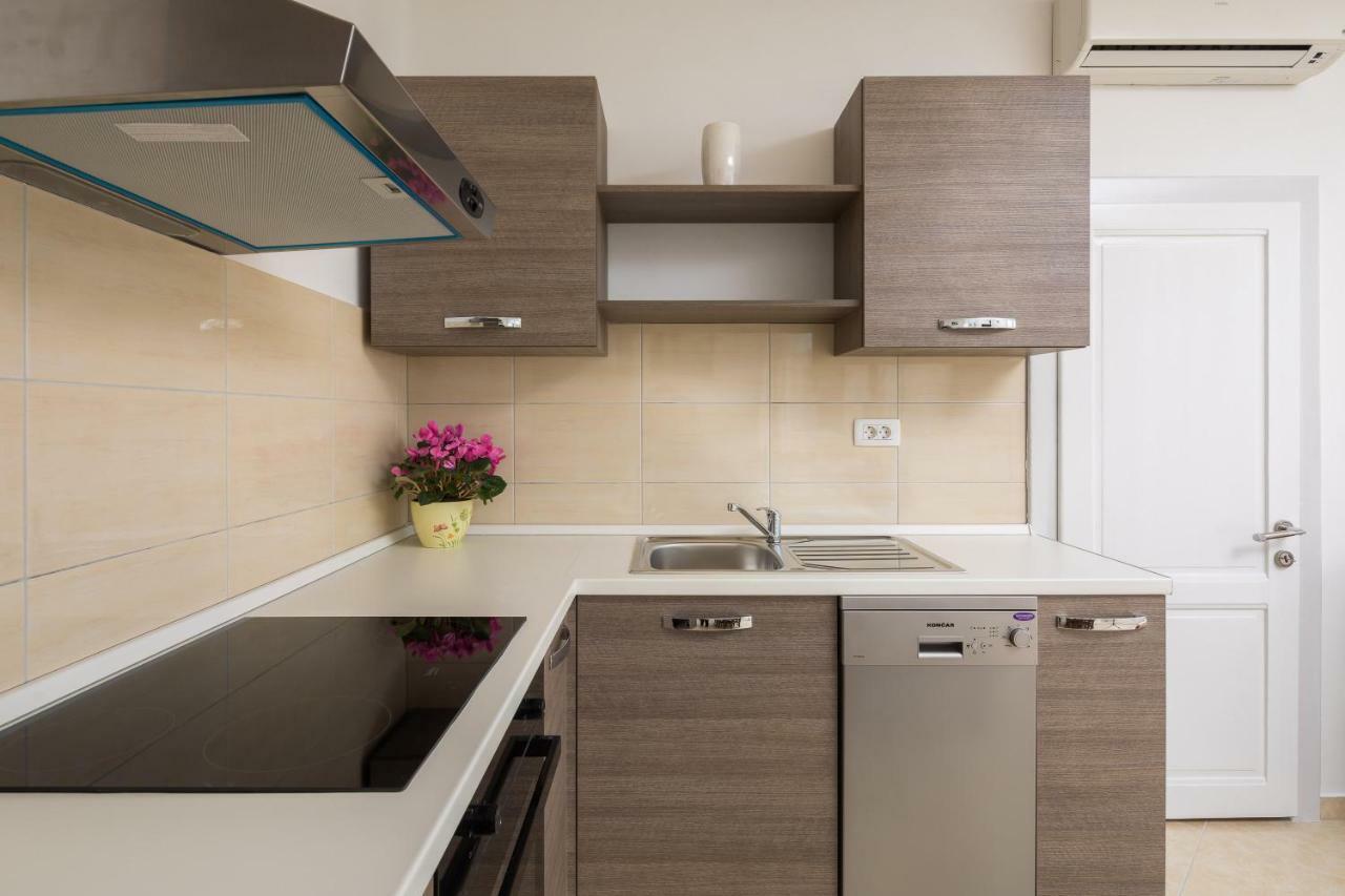 Sandy Beach Apartment Omiš Dış mekan fotoğraf